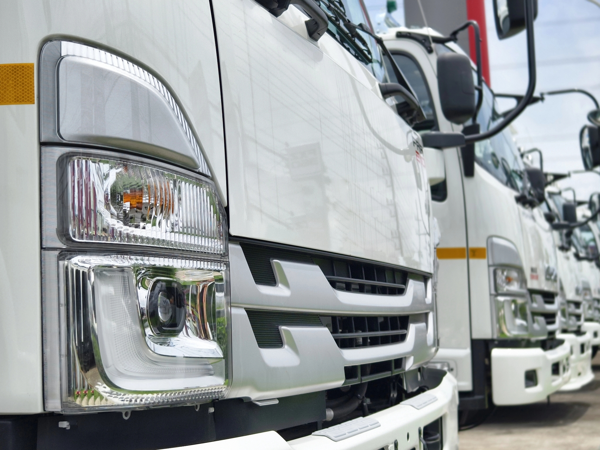 Dvig težkih strojev: strokovnjaki opravijo delo brez napak